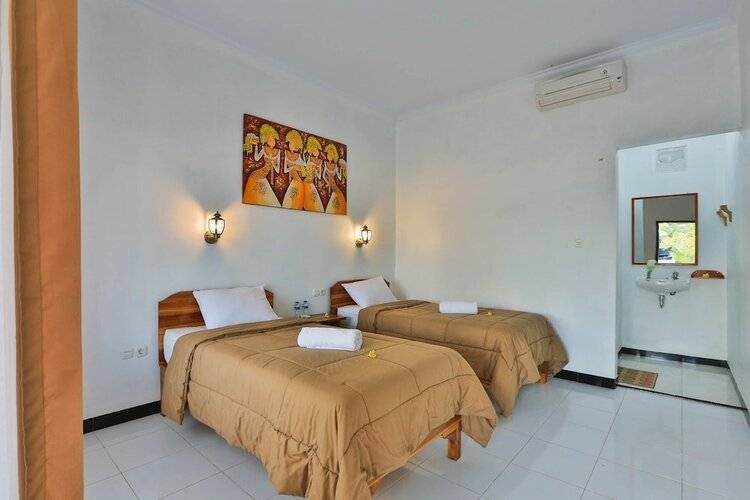 Mamaras Guest House