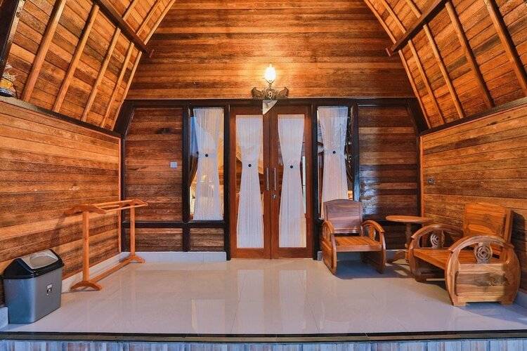 Mamaras Guest House