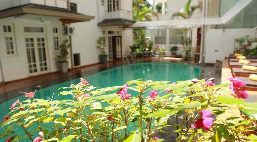 Oak Ray Serene Garden Hotel