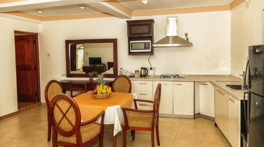 Oak Ray Serene Garden Hotel