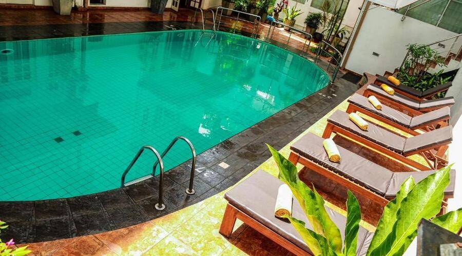 Oak Ray Serene Garden Hotel