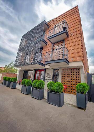 Sandali Hotel