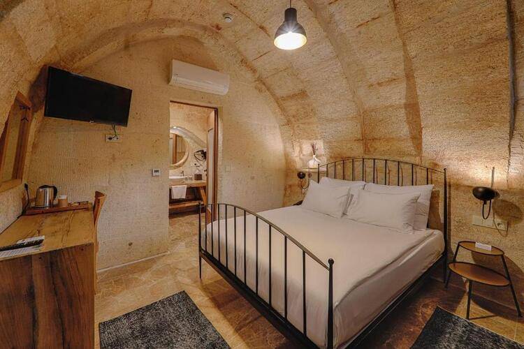 Solem Cave Suites
