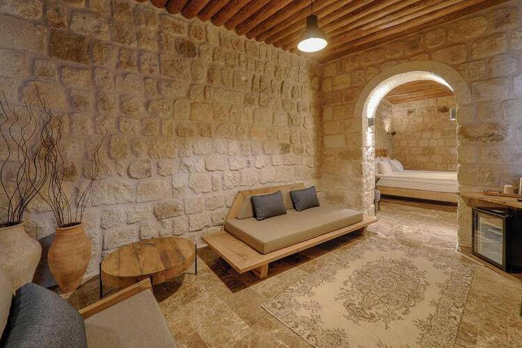 Solem Cave Suites