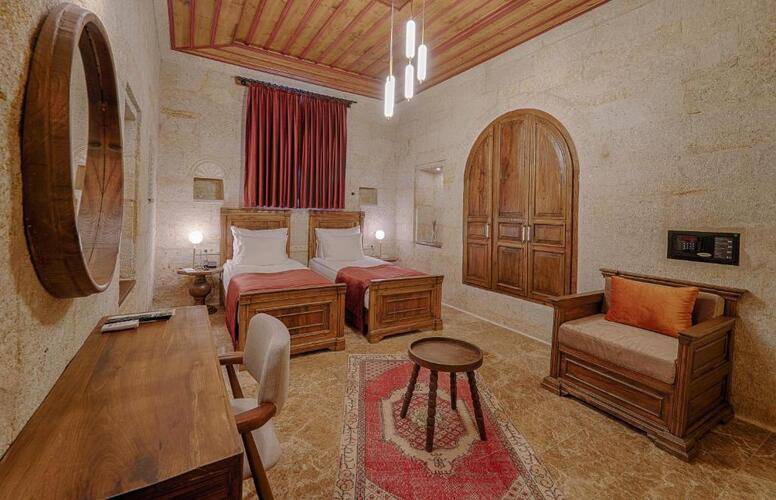 Solem Cave Suites