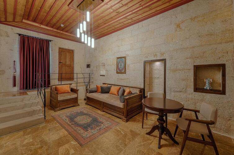 Solem Cave Suites