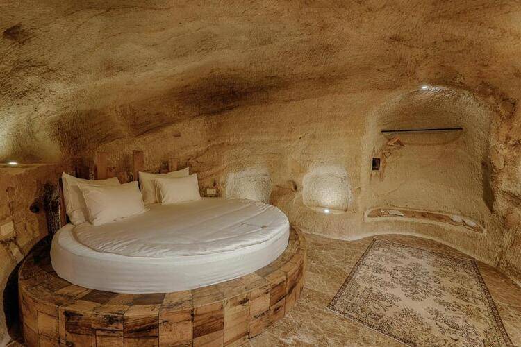 Solem Cave Suites