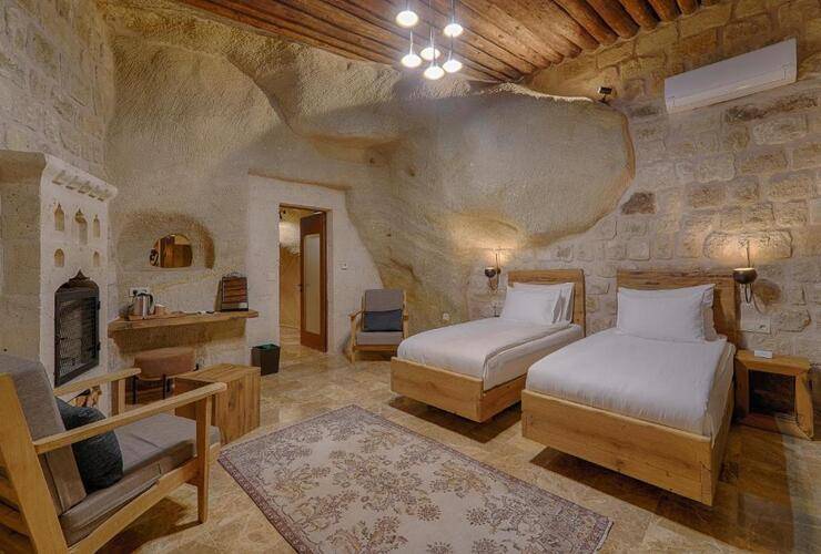 Solem Cave Suites