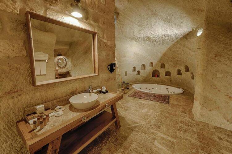 Solem Cave Suites