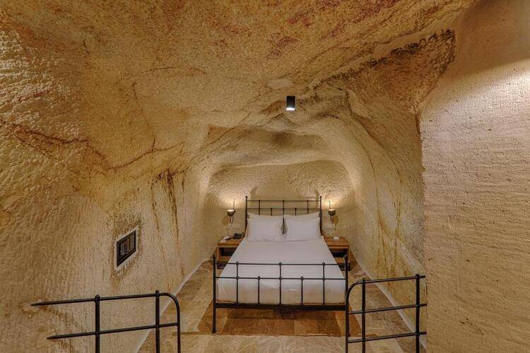 Solem Cave Suites