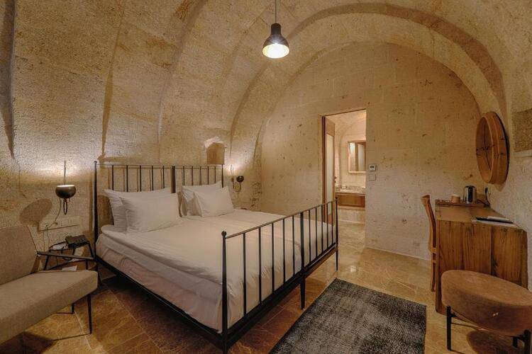 Solem Cave Suites