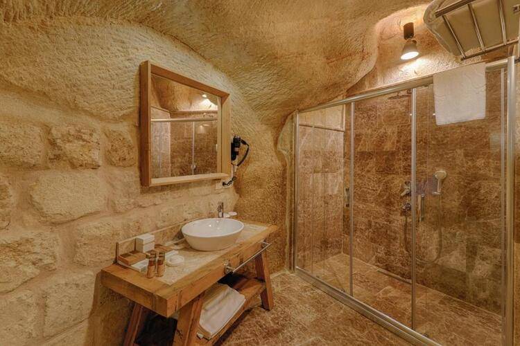 Solem Cave Suites