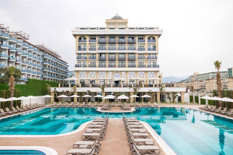 Serenity Queen Hotel