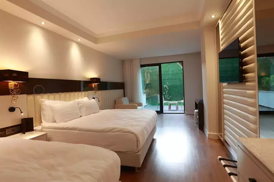 Serenity Queen Hotel