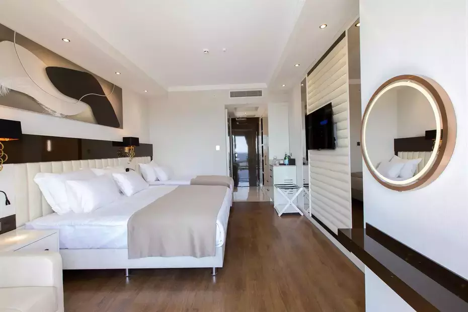 Serenity Queen Hotel
