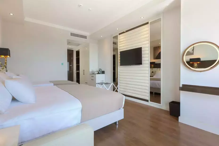 Serenity Queen Hotel