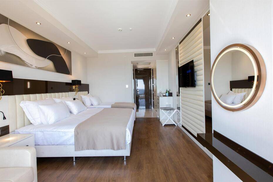 Serenity Queen Hotel