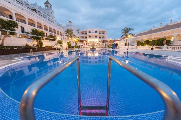Hotel Hollywood Mirage