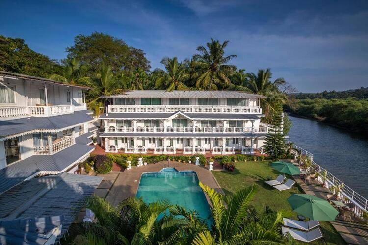 Stonewood Riverfront Resort 3★, Сиолим