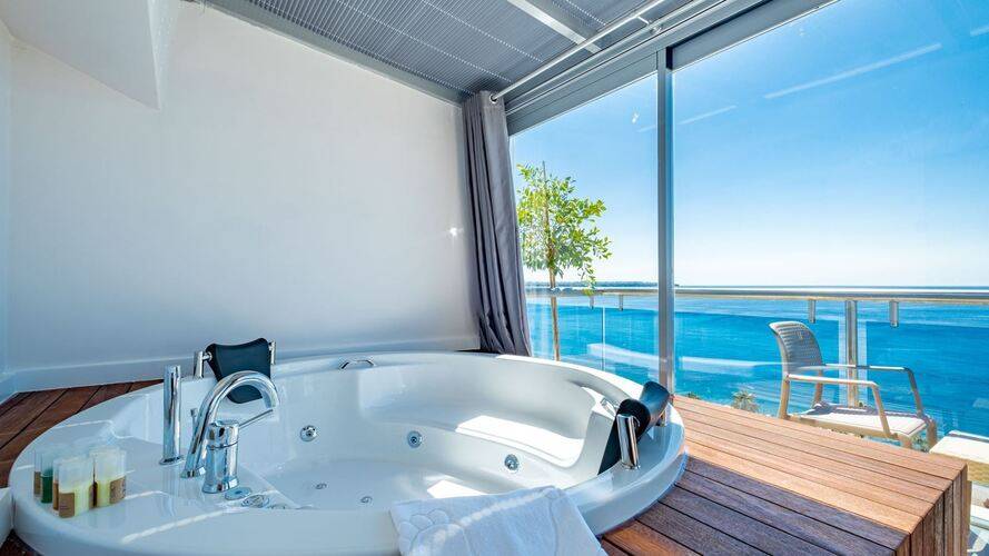 Pearly Hotel & Spa