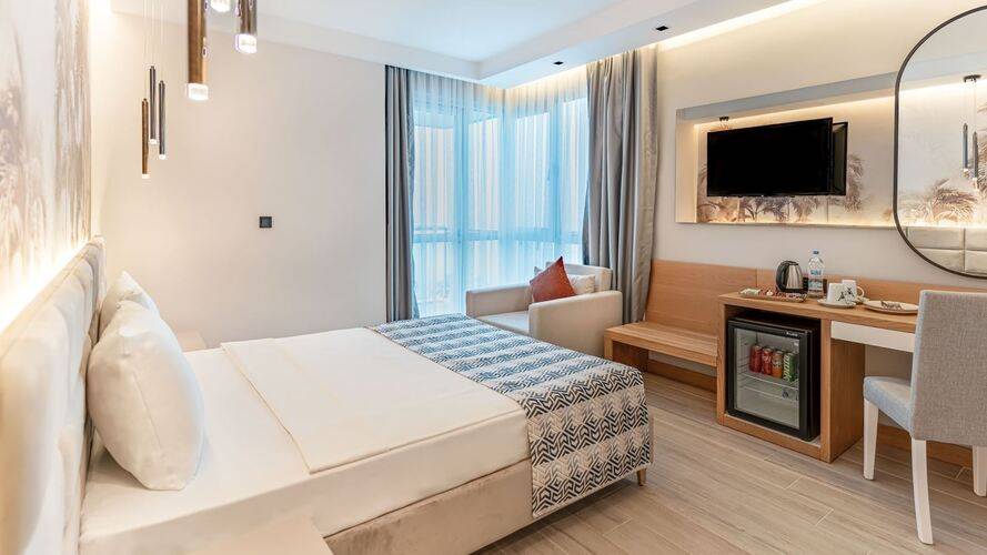 Pearly Hotel & Spa