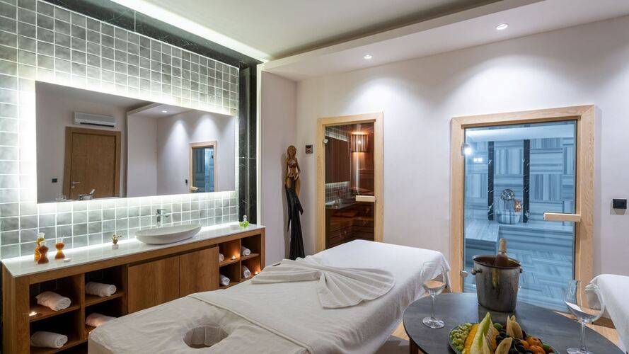 Pearly Hotel & Spa