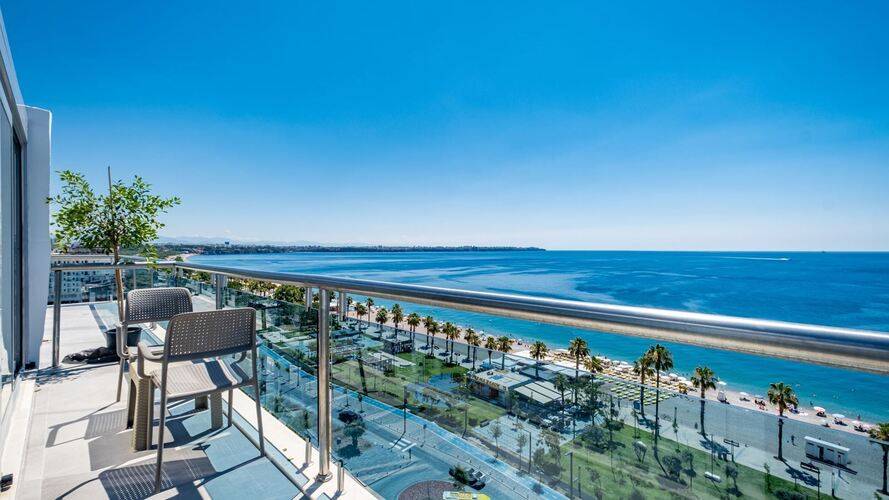 Pearly Hotel & Spa