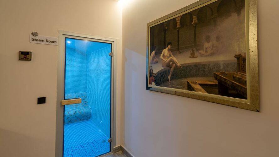 Pearly Hotel & Spa