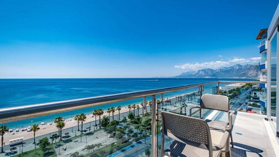 Pearly Hotel & Spa