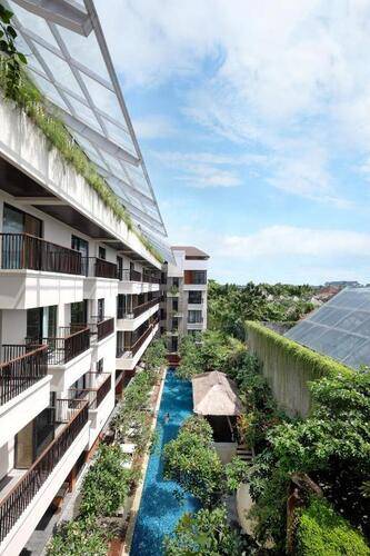 Jambuluwuk Oceano Seminyak Hotel