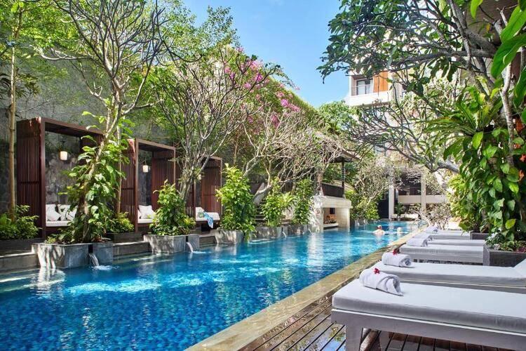 Jambuluwuk Oceano Seminyak Hotel