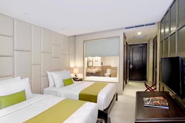 Jambuluwuk Oceano Seminyak Hotel