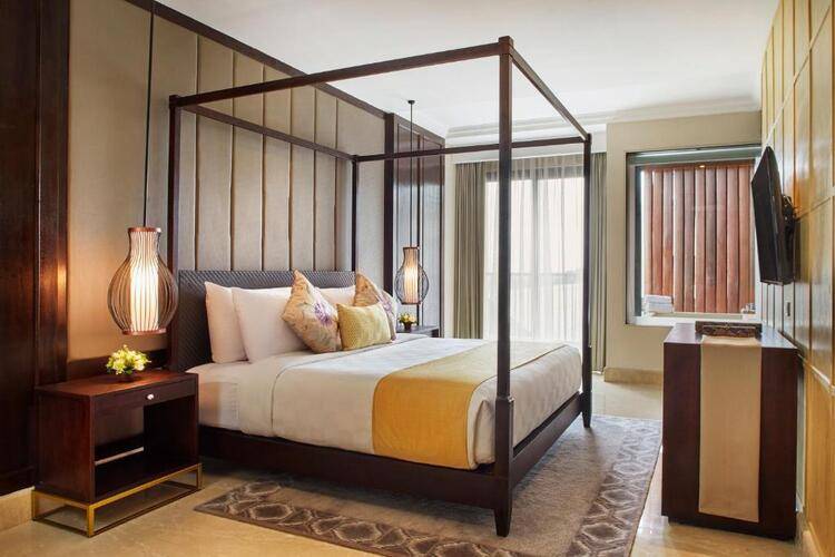Jambuluwuk Oceano Seminyak Hotel