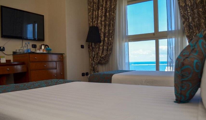 Cherry Maryski Hotel
