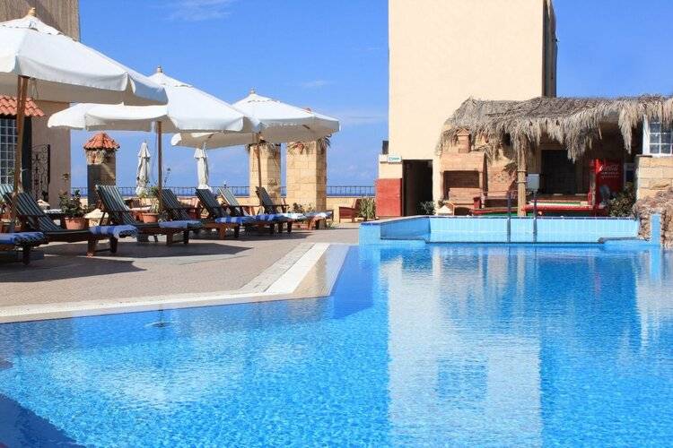 Cherry Maryski Hotel
