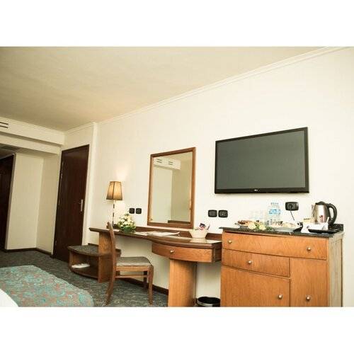Cherry Maryski Hotel