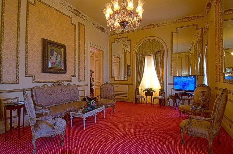 Paradise Inn Le Metropole Hotel