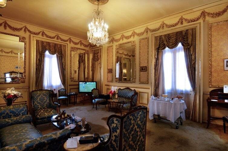 Paradise Inn Le Metropole Hotel