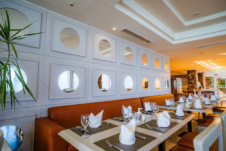 Sunrise Alex Avenue Hotel