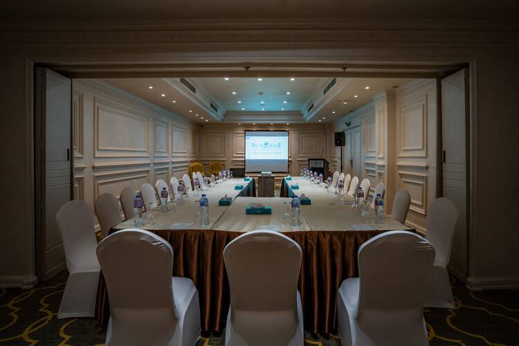 Sunrise Alex Avenue Hotel