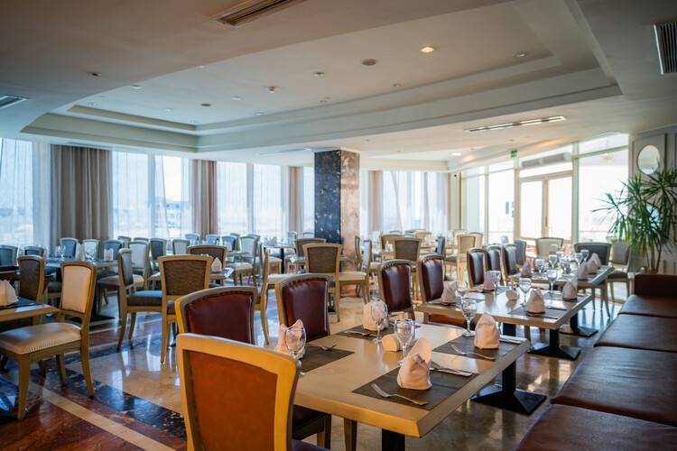 Sunrise Alex Avenue Hotel