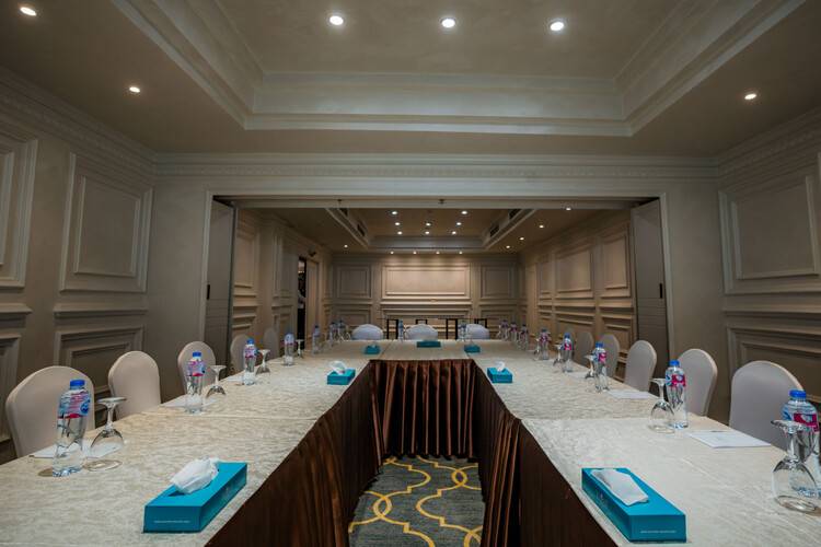 Sunrise Alex Avenue Hotel