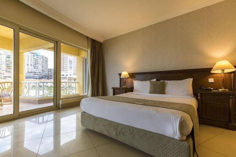 Sunrise Alex Avenue Hotel