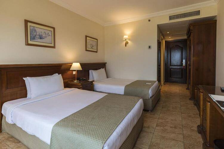 Sunrise Alex Avenue Hotel