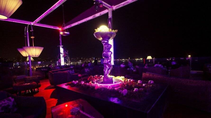 Paradise Inn Windsor Palace Hotel