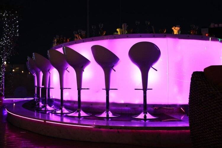 Paradise Inn Windsor Palace Hotel