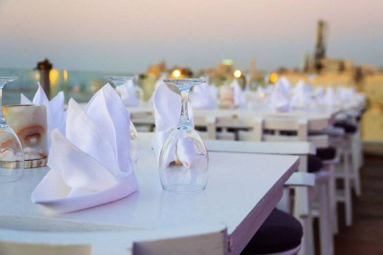 Paradise Inn Windsor Palace Hotel