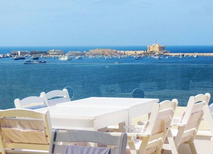 Paradise Inn Windsor Palace Hotel