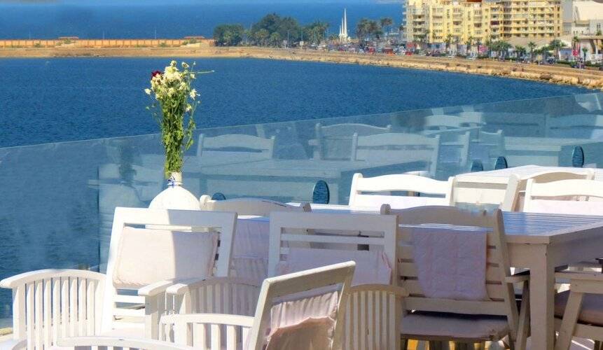 Paradise Inn Windsor Palace Hotel