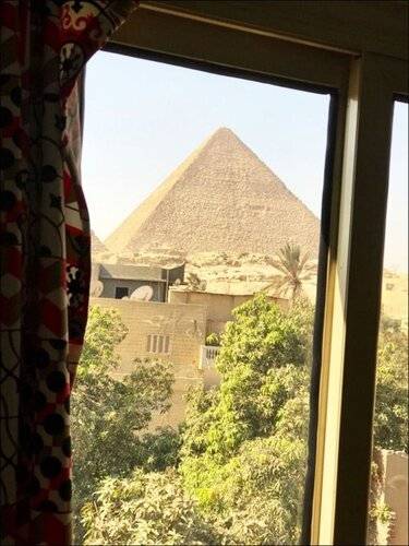 3 Pyramids View Inn